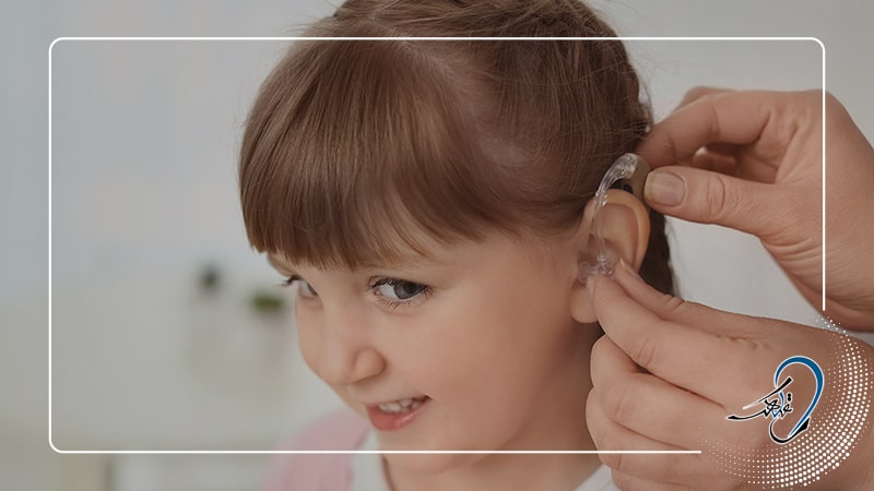 آیا استفاده از سمعک های شنوایی برای کودکانی با کم شنوایی مادرزادی مفید است