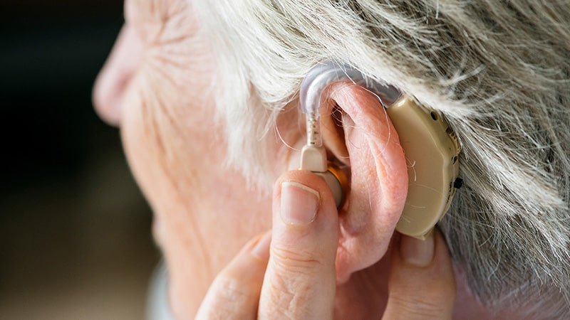 جلوگیری از کاهش شنوایی در سالمندان