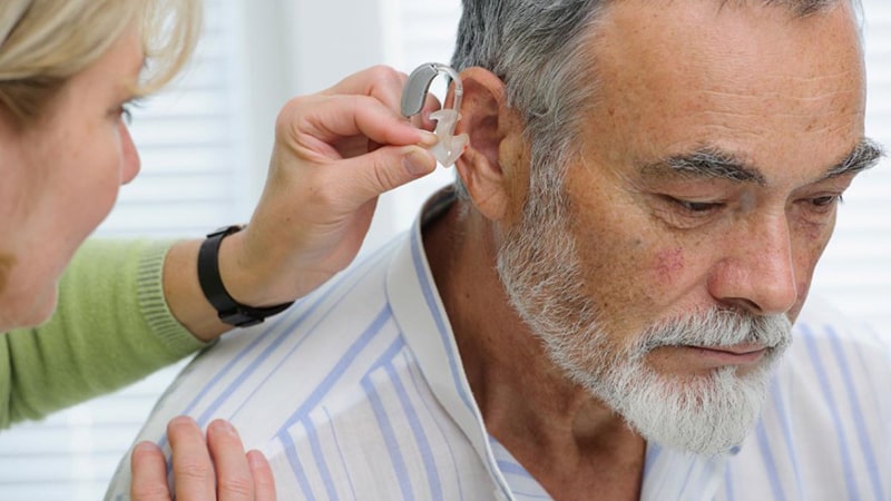 درمان کم شنوایی سالمندان با سمعک