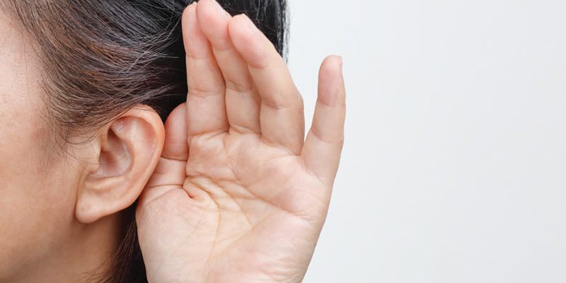 کم شنوایی چه علت هایی دارد ؟