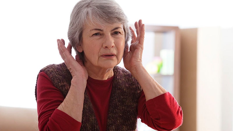 رواج کم شنوایی در میان افراد مسن